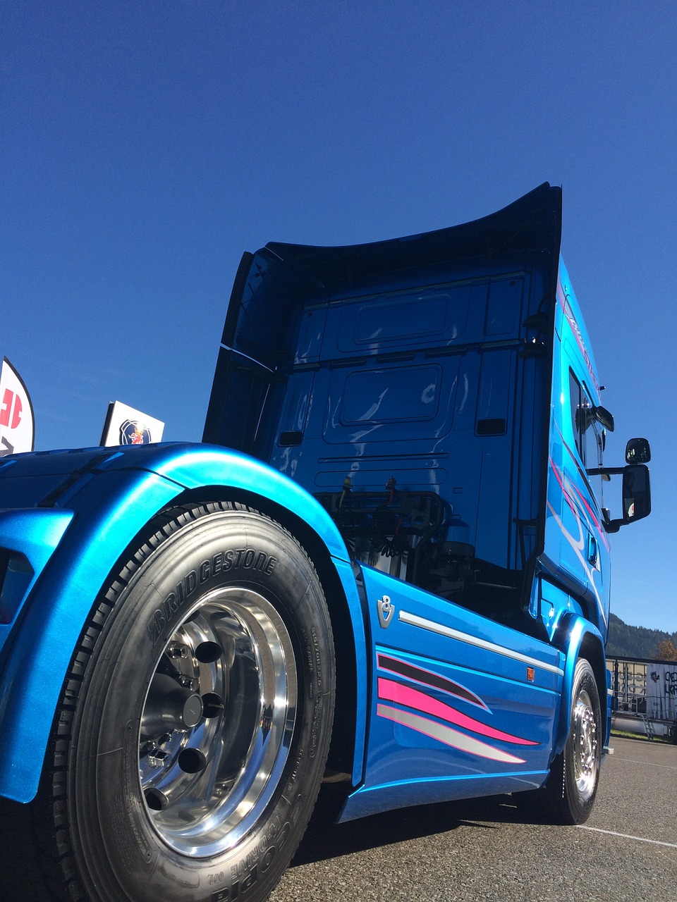 truck, beautiful, road-1340622.jpg
